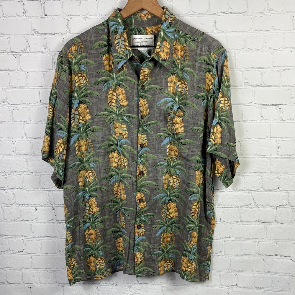 REYN SPOONER Dietrich Varez Men's Button Up Short Sleeve Pineapple Pattern Shirt